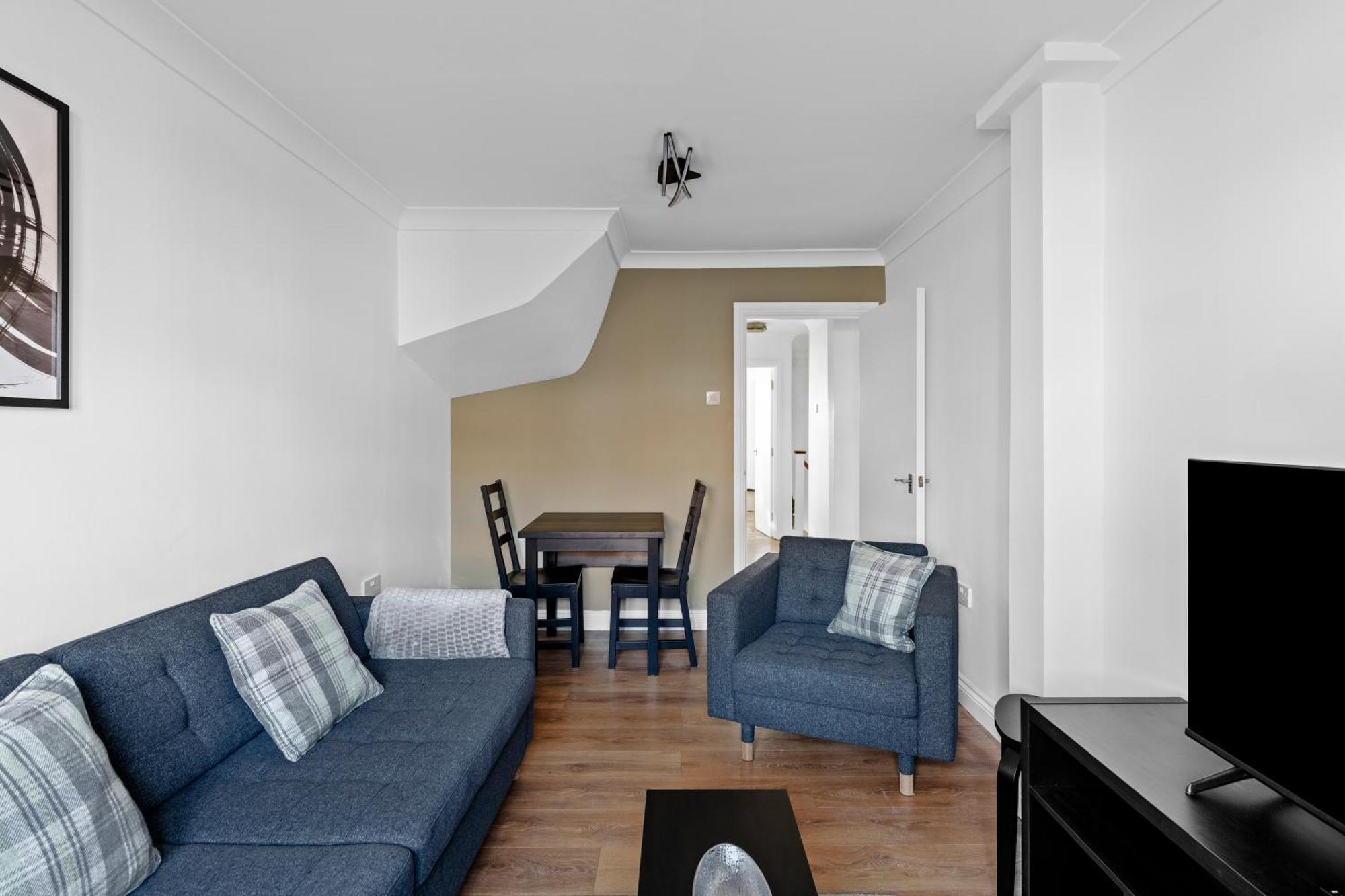 Cosy 2 Bedroom Flat In East Ham, Close To Excel London Bagian luar foto
