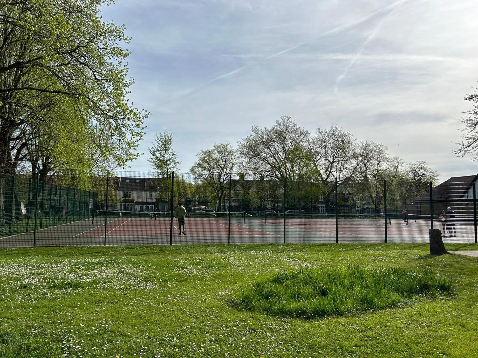 Cosy 2 Bedroom Flat In East Ham, Close To Excel London Bagian luar foto